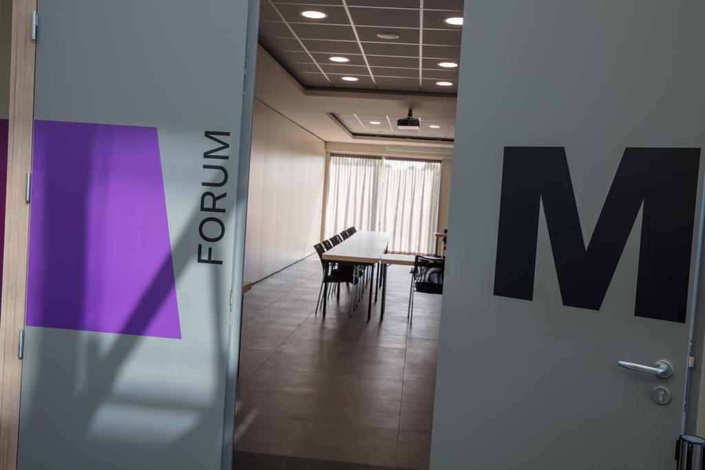 Mezzo Hotel & Business Beringen Dış mekan fotoğraf